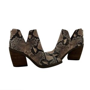 Vince Camuto Leather Snake Print Gigietta Ankle Bootie Size 5.5